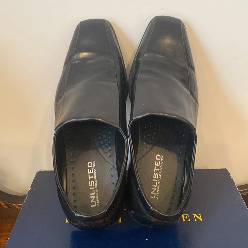 14;09 - Kenneth Cole Unlisted Slip on Loafers